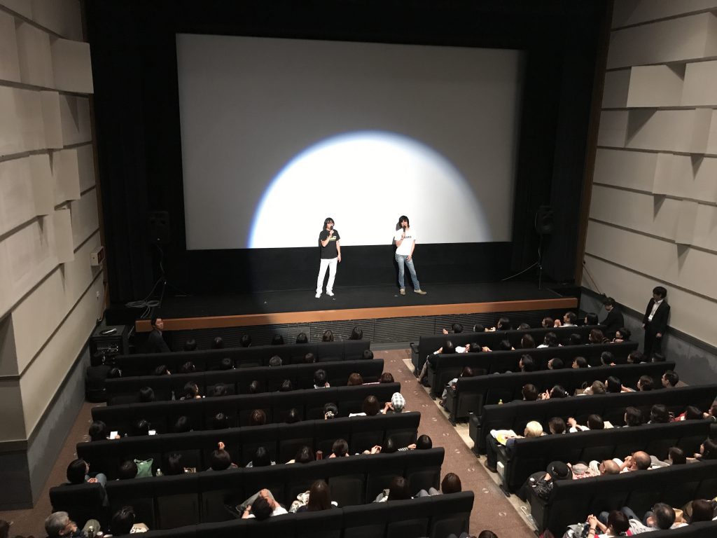 服部さん、武道館ライブの上映会は満員御礼! THE COLLECTORS